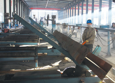 大力培育新興產(chǎn)業(yè)，加快工業(yè)產(chǎn)業(yè)轉(zhuǎn)型升級(jí)——聚焦新型建筑材料制造